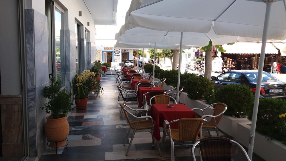 Paritsa Hotel 17/30
