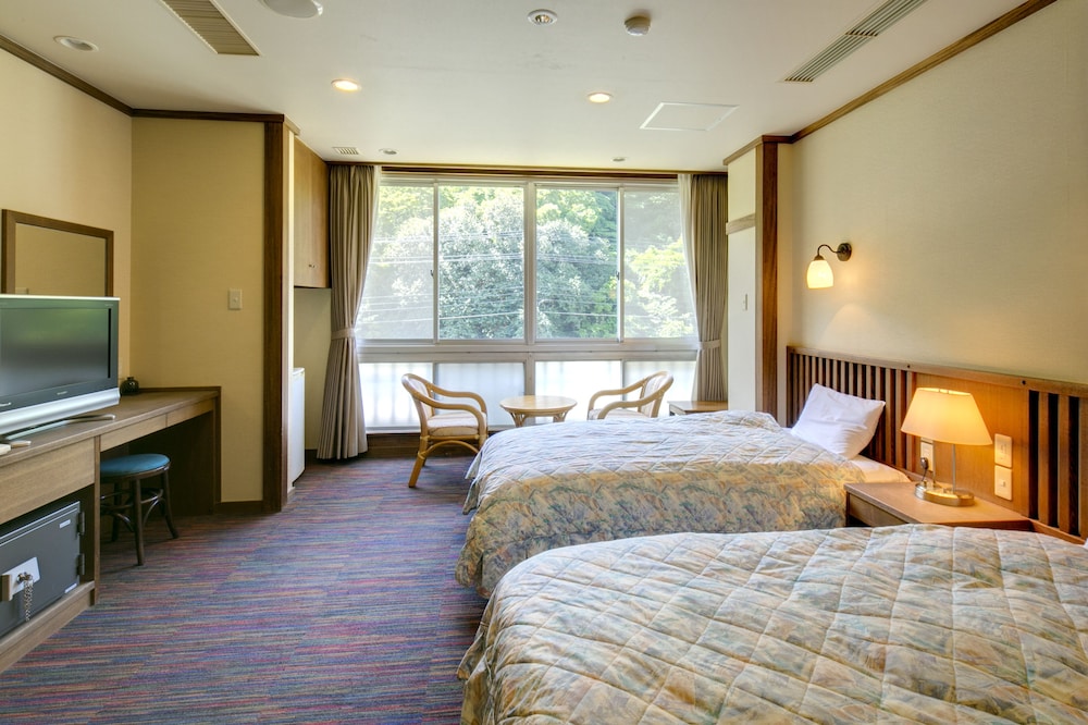 ROOM, TWIN BEDS