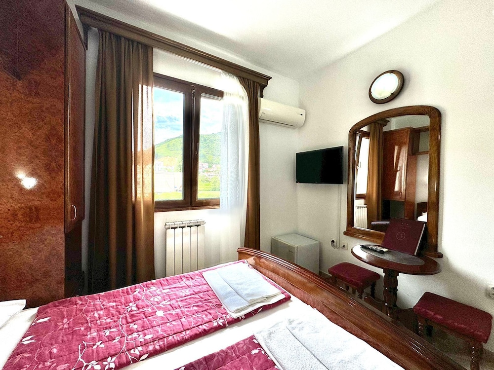 Hotel Grbalj 15/75