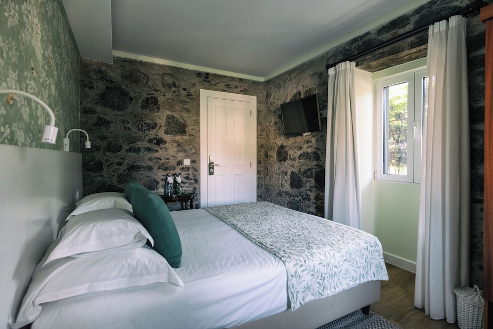 Basic, Classic, Double Bed, Private Bathroom
