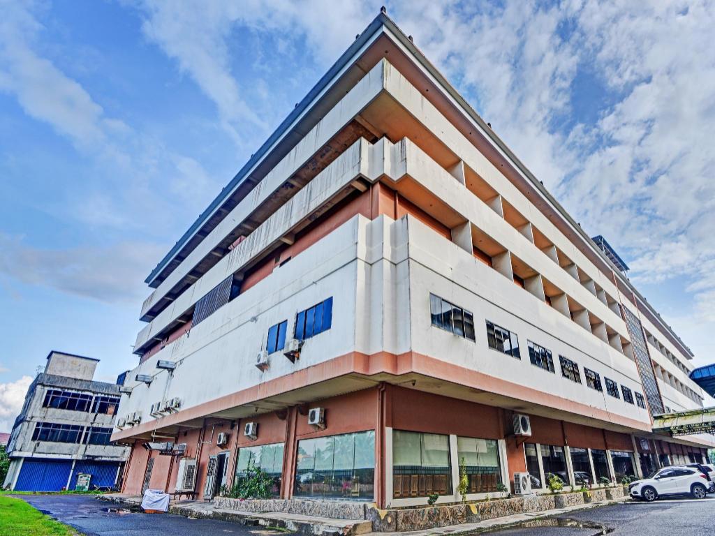 OYO 1178 Plaza Hotel Tanjung Pinang 1/50