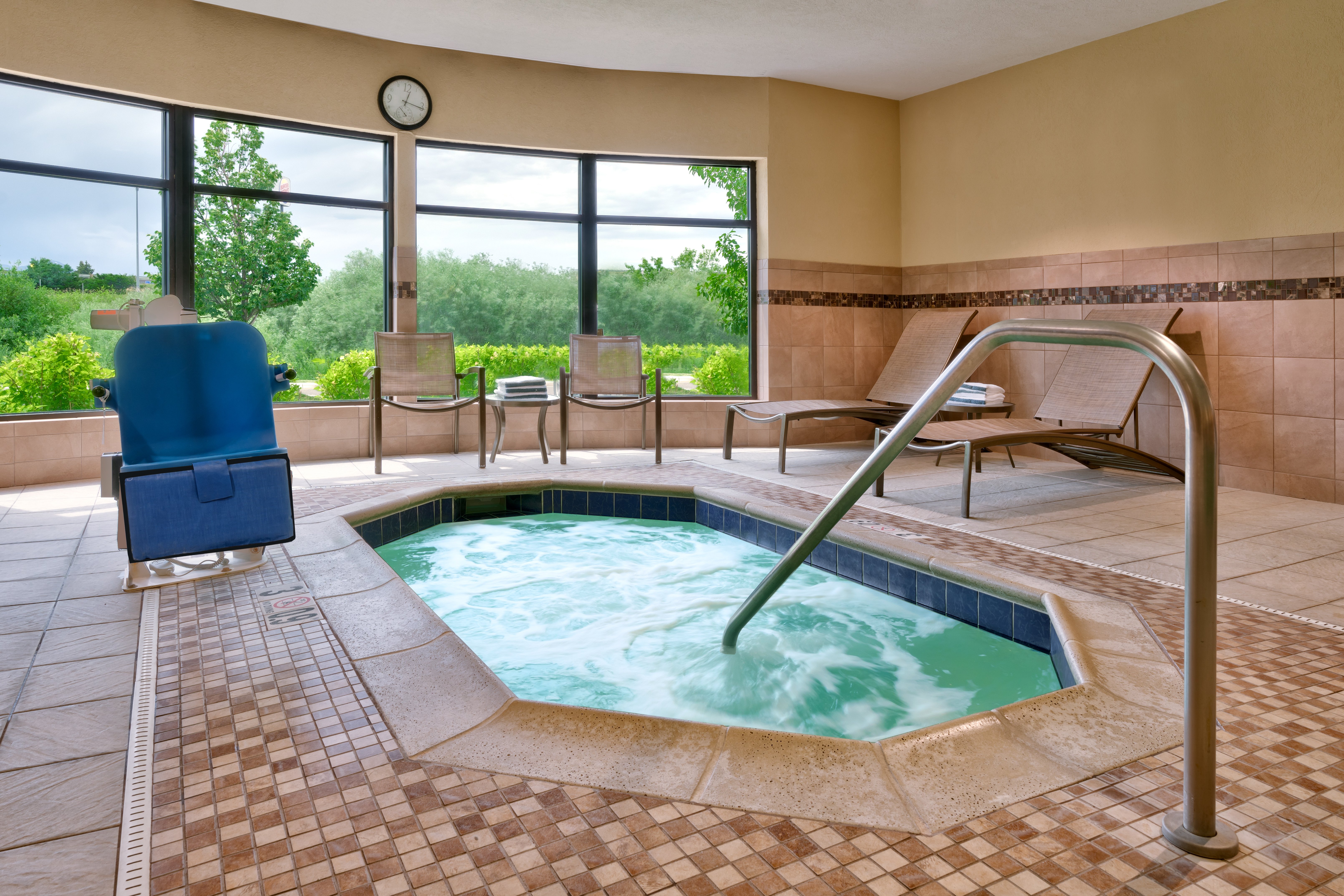 Holiday Inn Express Hotel And Suites Butte 22/46