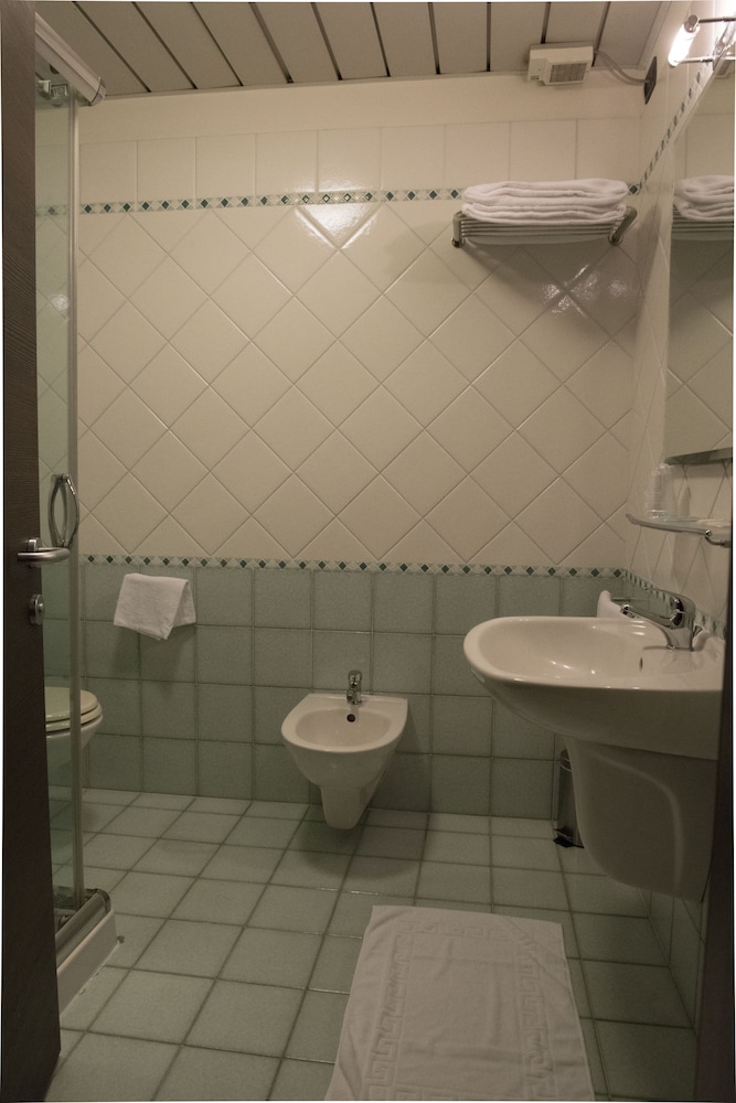 Albergo Ristorante Pizzeria Tonino 49/50