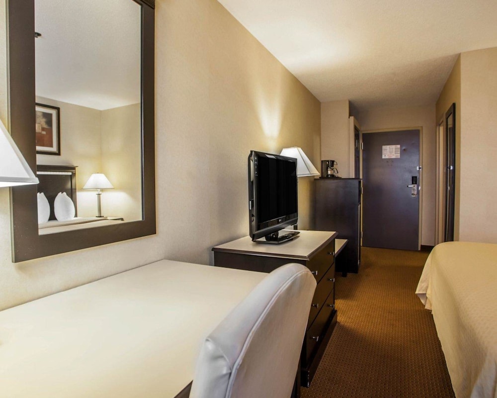 Quality Inn Aurora Naperville Area 17/41