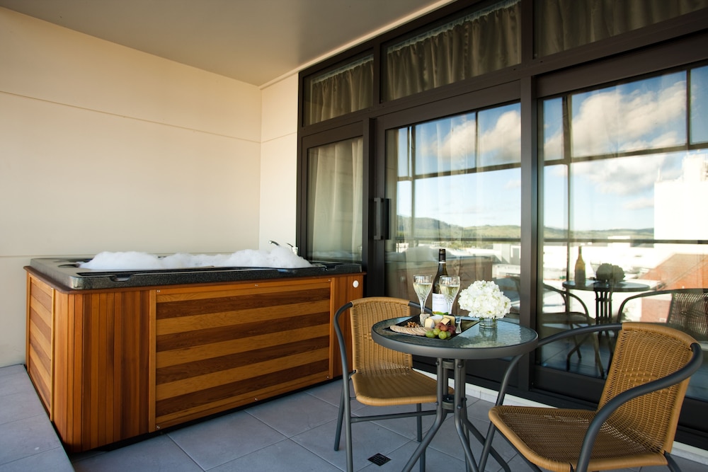 QUEST ROTORUA CENTRAL 47/50