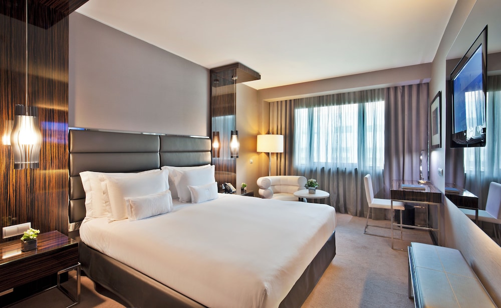 DELUXE, TWIN BEDS
