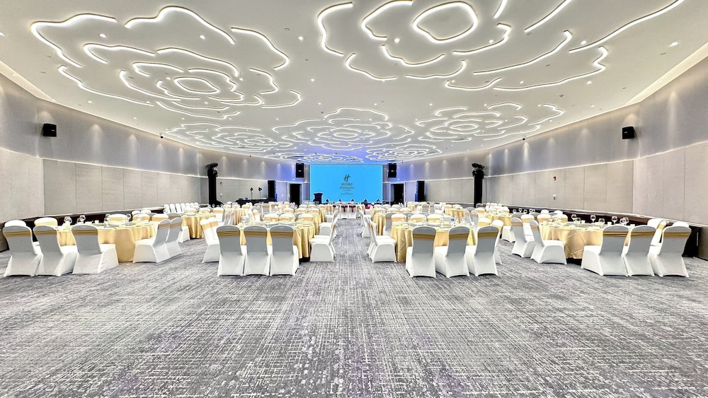 HOLIDAY INN ZHENGZHOU 61/69