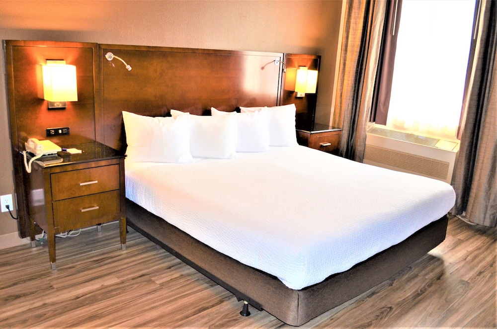 The Ashley Inn Suites 12/68