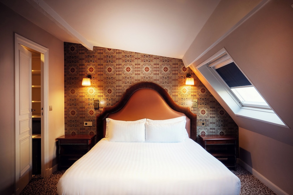 SIGNATURE, DOUBLE BED, SAUNA