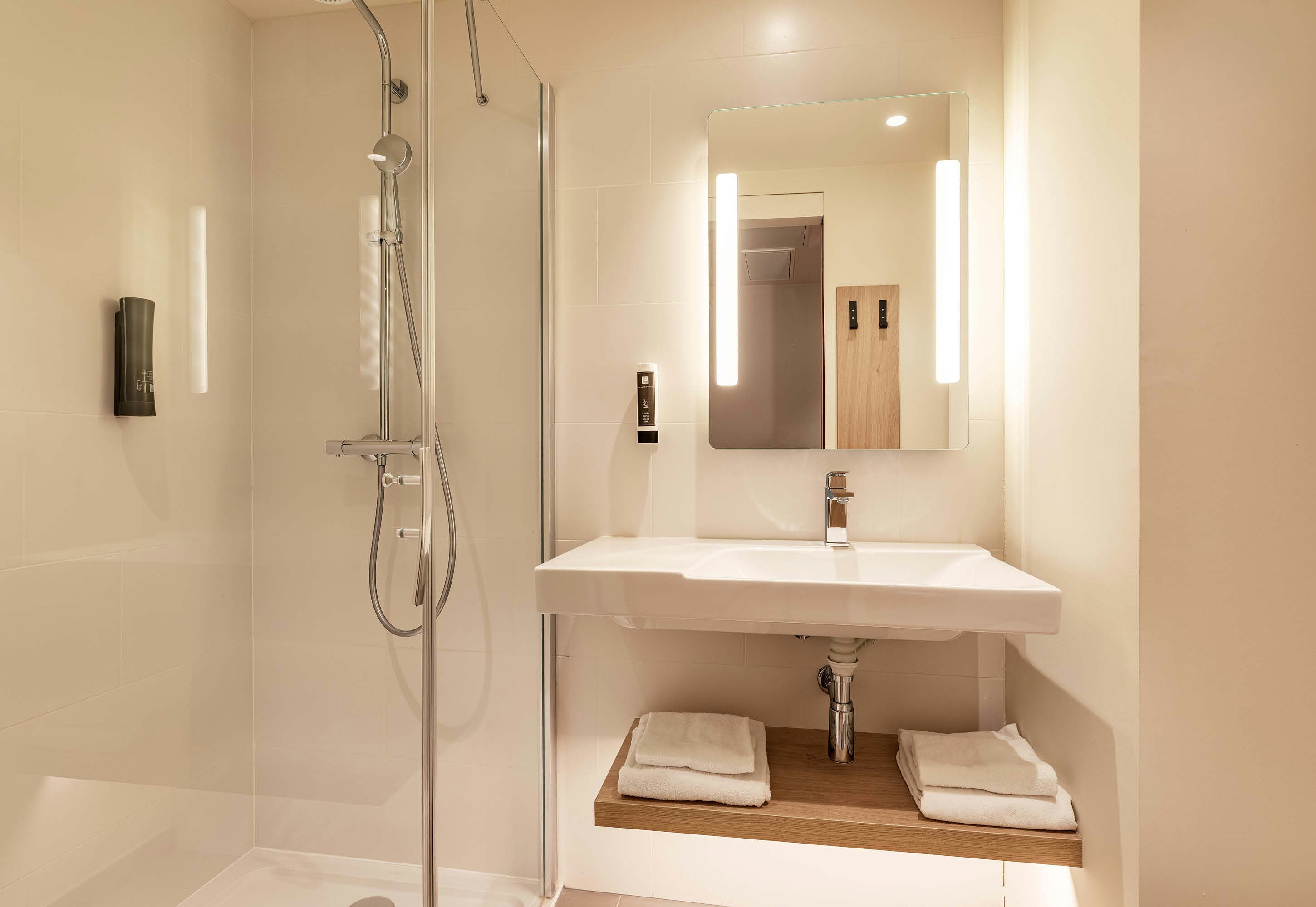 B&B HOTEL Lille Lillenium Eurasante 28/30