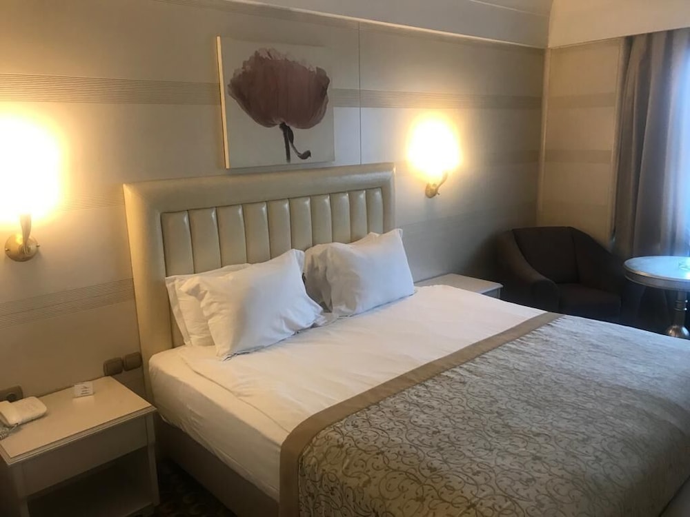 1 BEDROOM, GRAND, SUITE