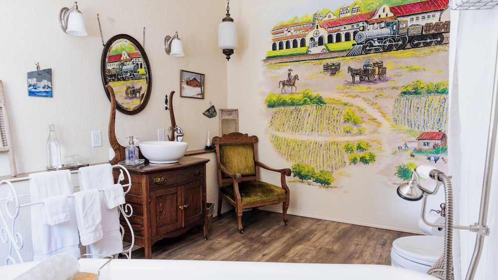 Red Horse Vineyard Bed & Breakfast 12/66