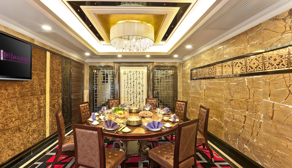 Emperor Macau 33/43