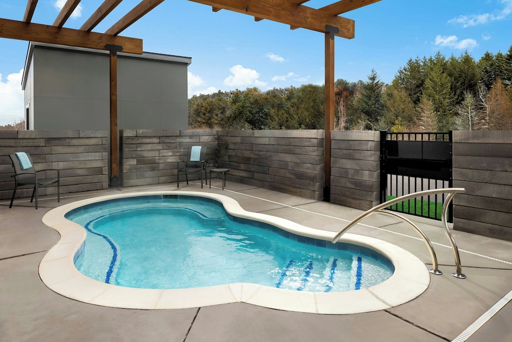 Fairfield Inn & Suites Traverse City 9/16