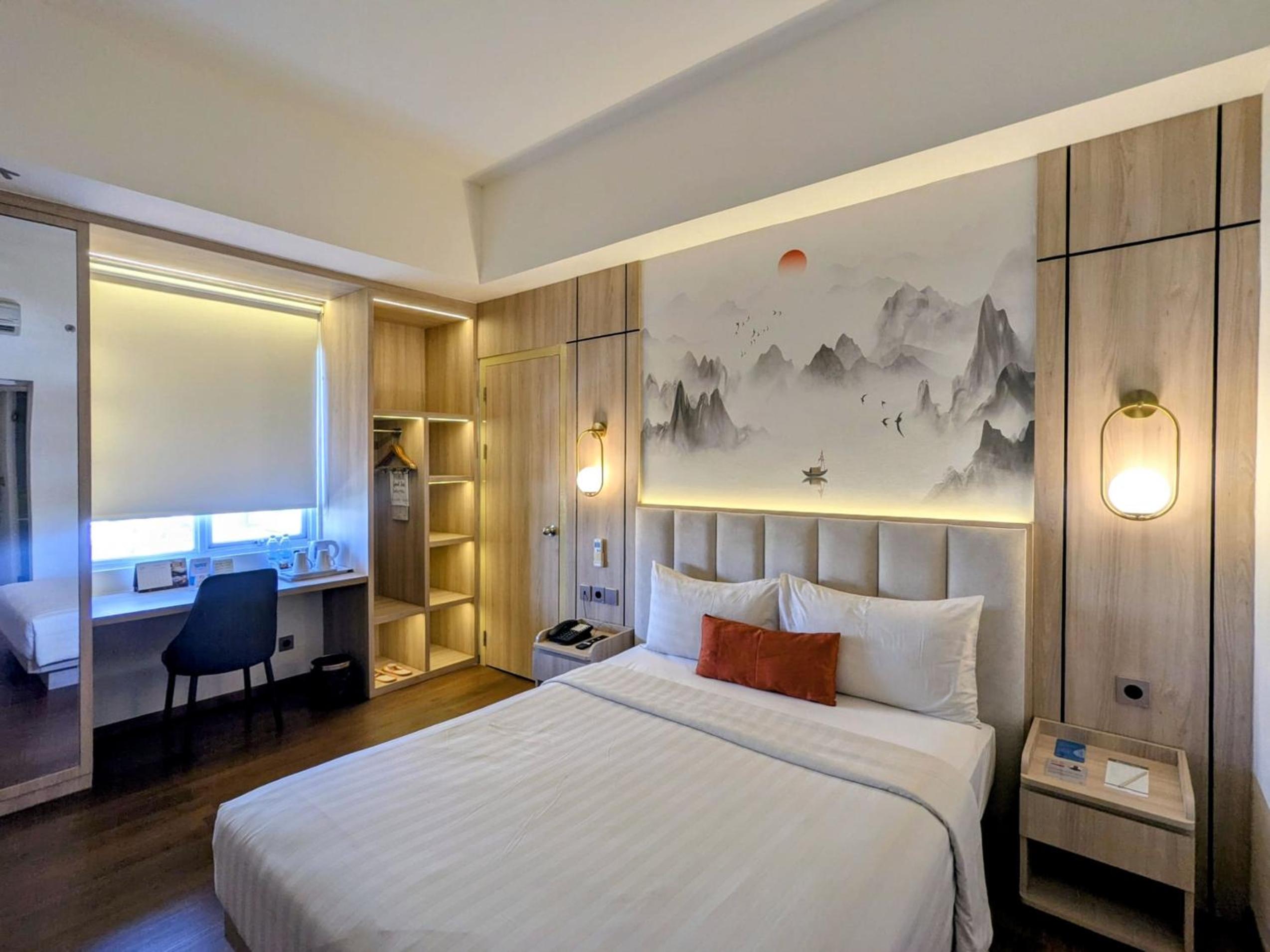 Deluxe, Queen Bed