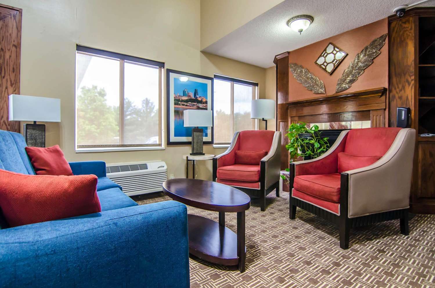 Quality Suites St. Joseph 17/24