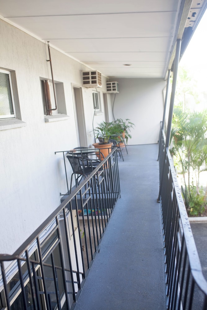 Cairns City Motel 9/58