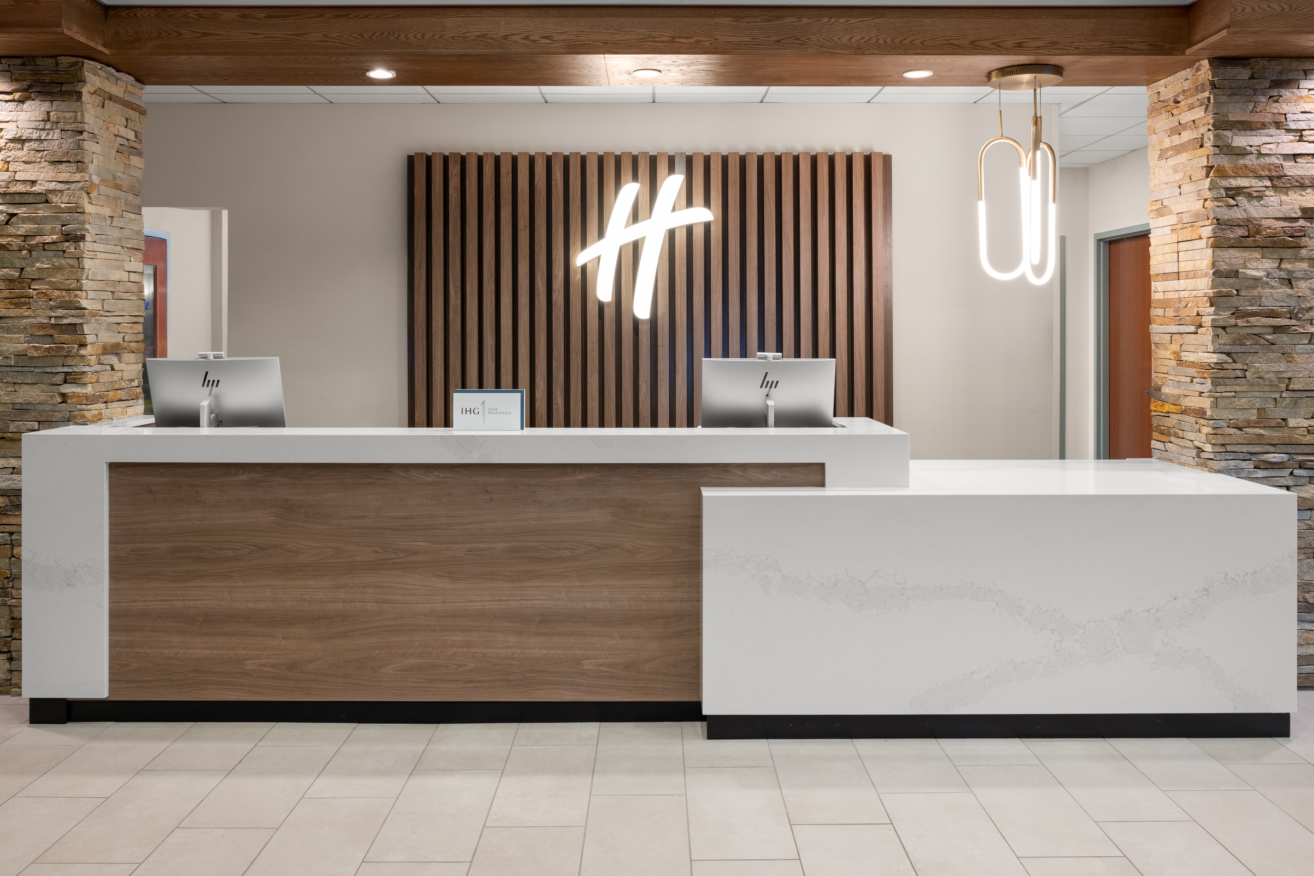 Holiday Inn Midland 15/75