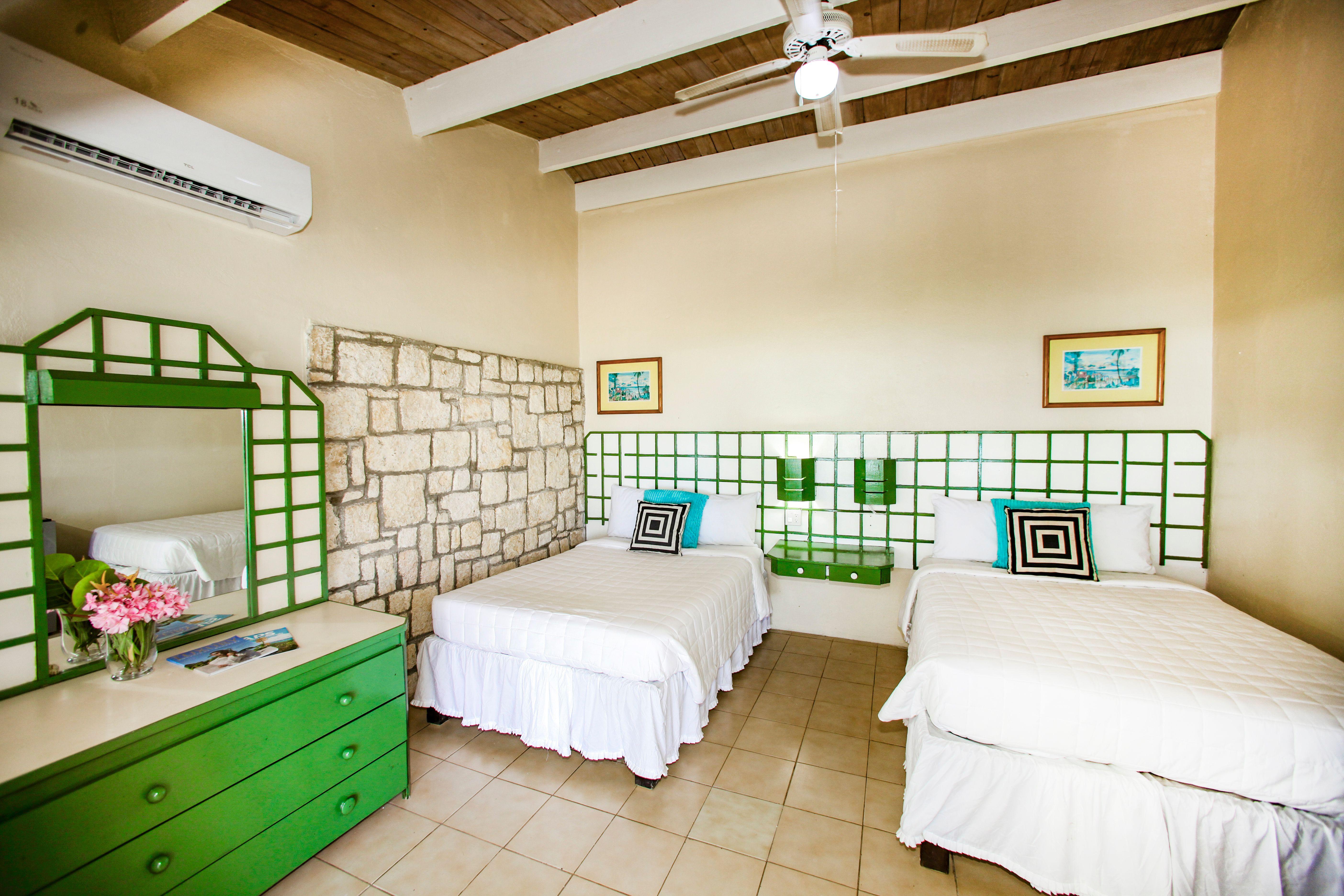 Bungalow, 2 Double Beds, Garden View, Balcony or Terrace