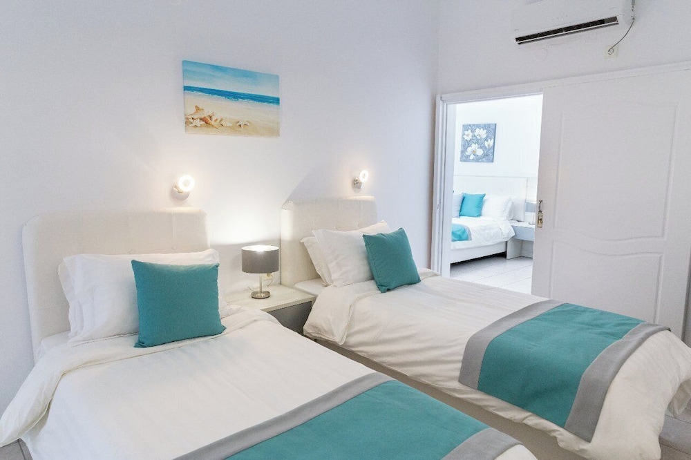 Breaq Santorini Hotel (Ex Margarita Hotel Santorini) 11/53