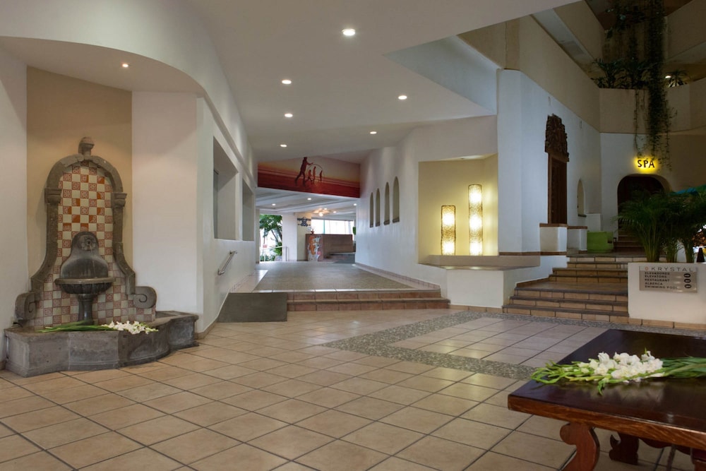 Krystal Ixtapa All Inclusive 9/76