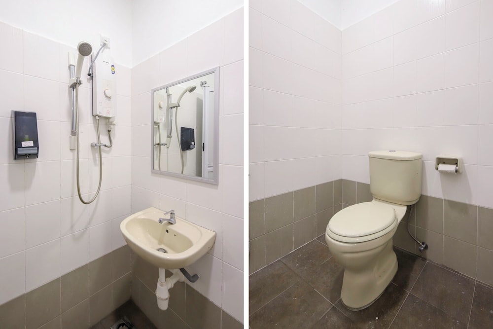 OYO 89497 Dream Nur Hotel 30/32