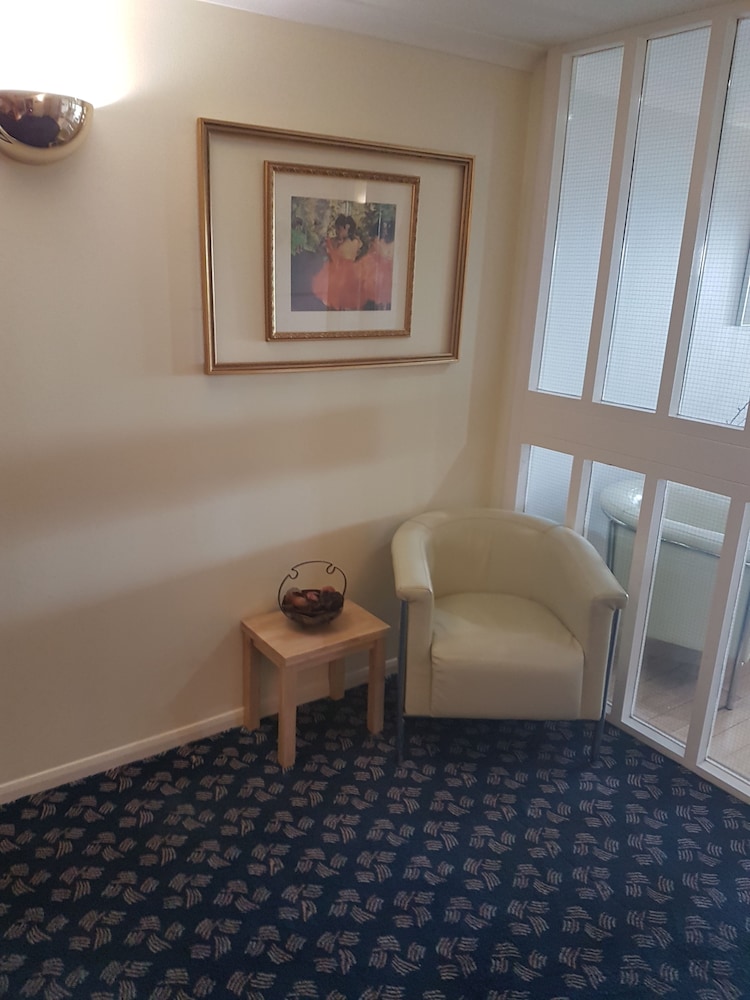 Travel Plaza Hotel 42/69
