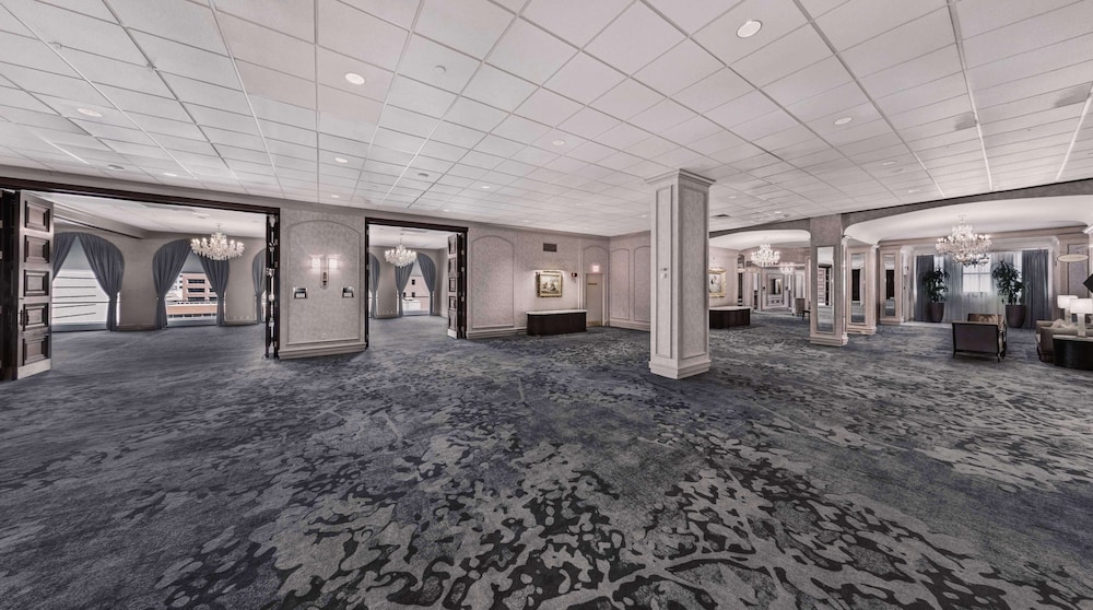 The Pfister Hotel 34/70