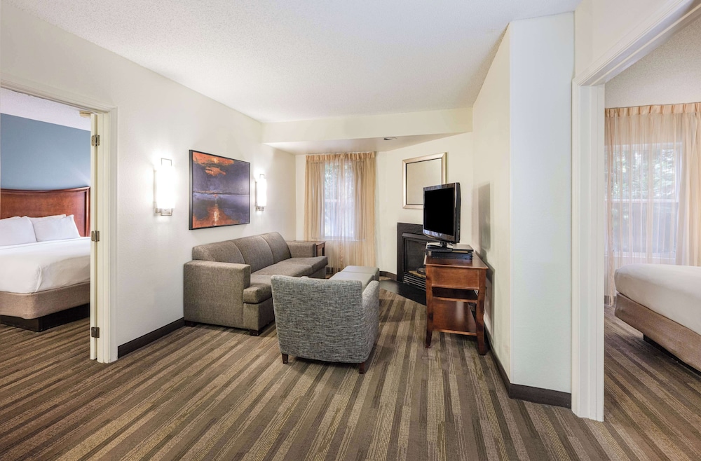 Hyatt House Herndon/Reston 11/50