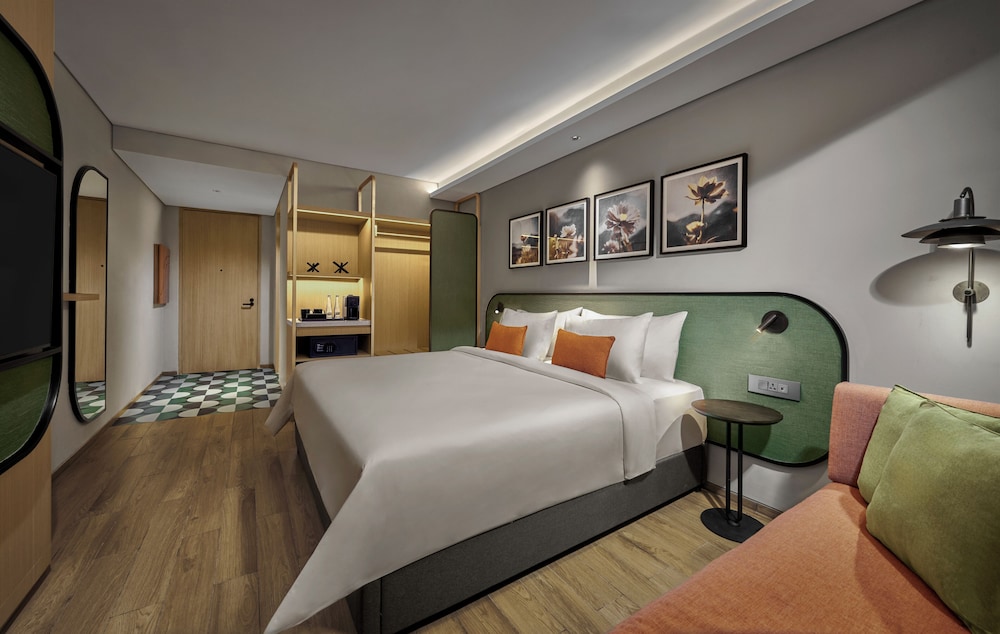 Artotel Living World Kota Wisata 13/55