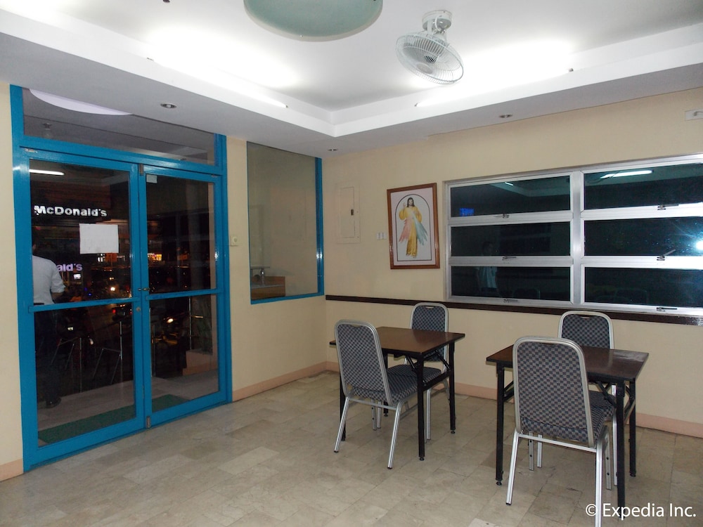 Gv Hotel Talisay 19/27