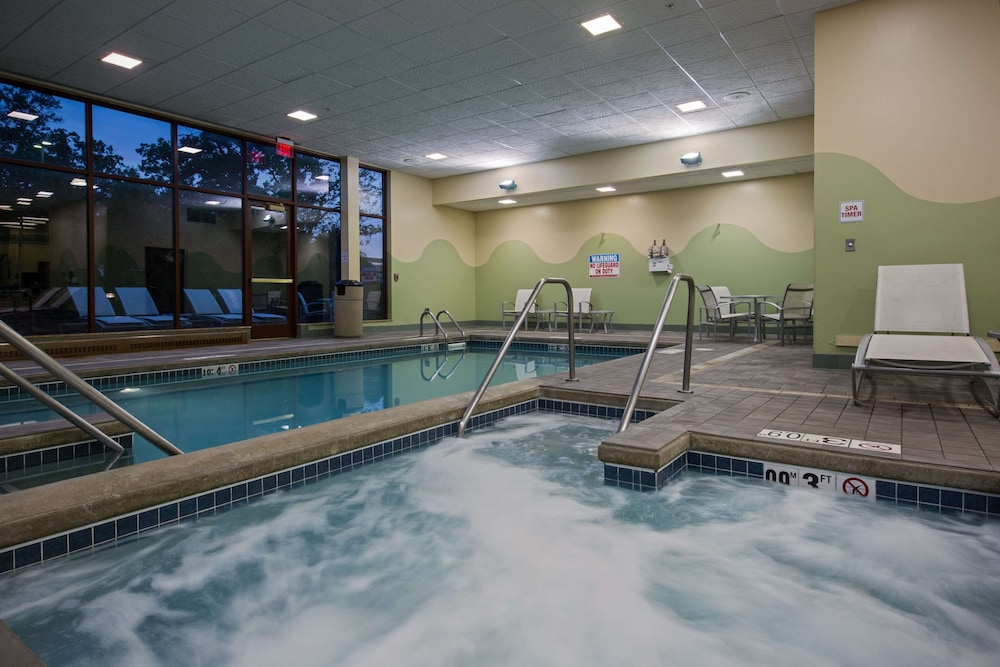 Sonesta Milwaukee West Wauwatosa 11/74