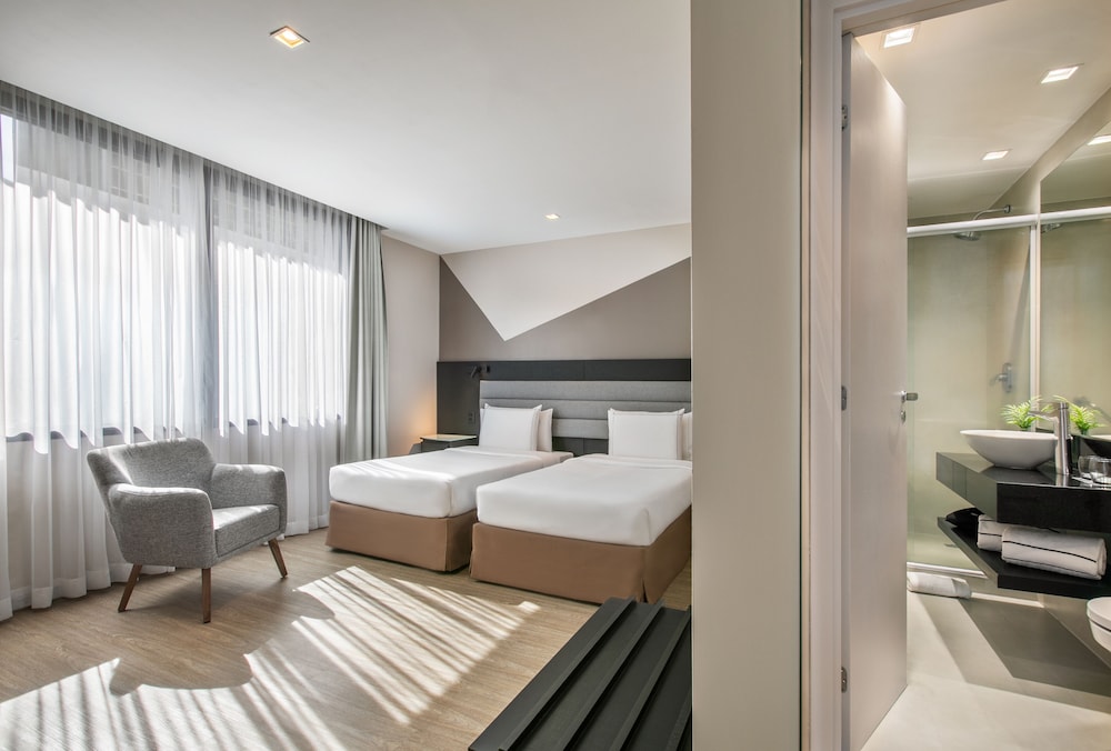 Deluxe, Twin Beds, Murphy Bed