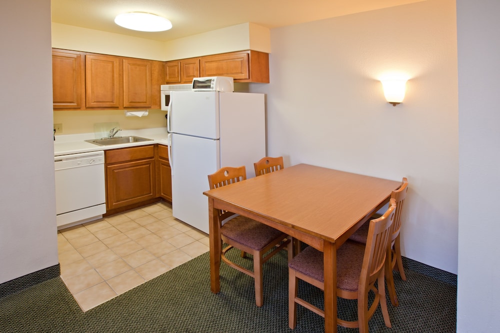 Staybridge Suites Springfield South 48/61