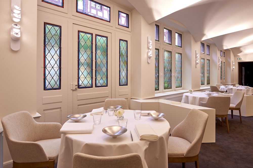 Relais & Chateaux La Maison Des Tetes 45/47