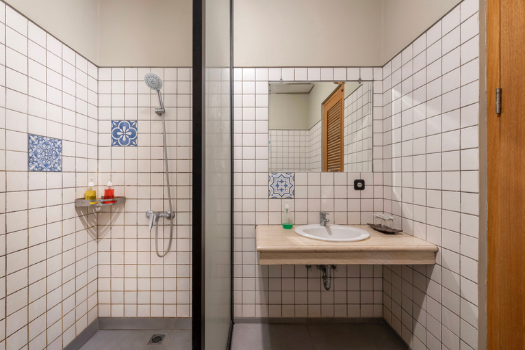 Mogens Guest House 20/20