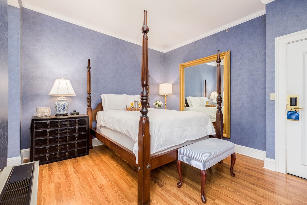 Simsbury 1820 House 21/55