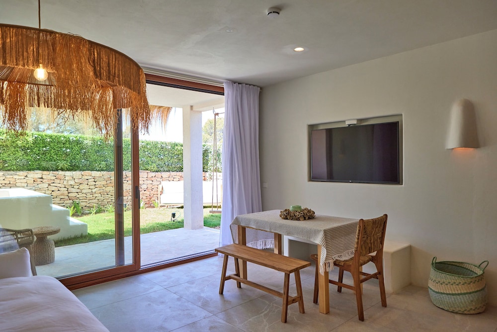MAR SUITES FORMENTERA BY UNIVERSAL BEACH HOTELS 35/50