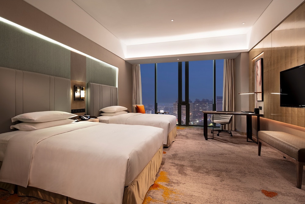 EXECUTIVE, TWIN BEDS
