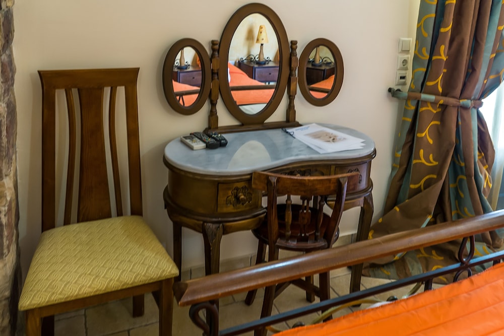EPAVLIS BOUTIQUE 55/72