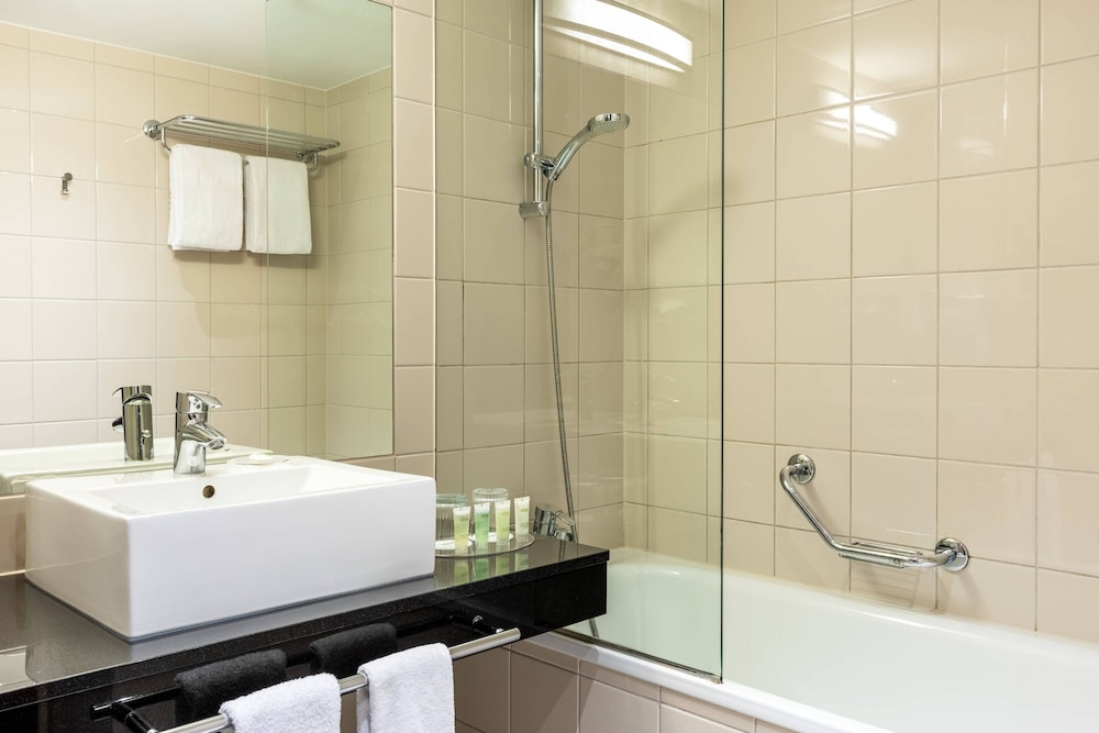 Courtyard By Marriott Paris Saint Denis 10/35