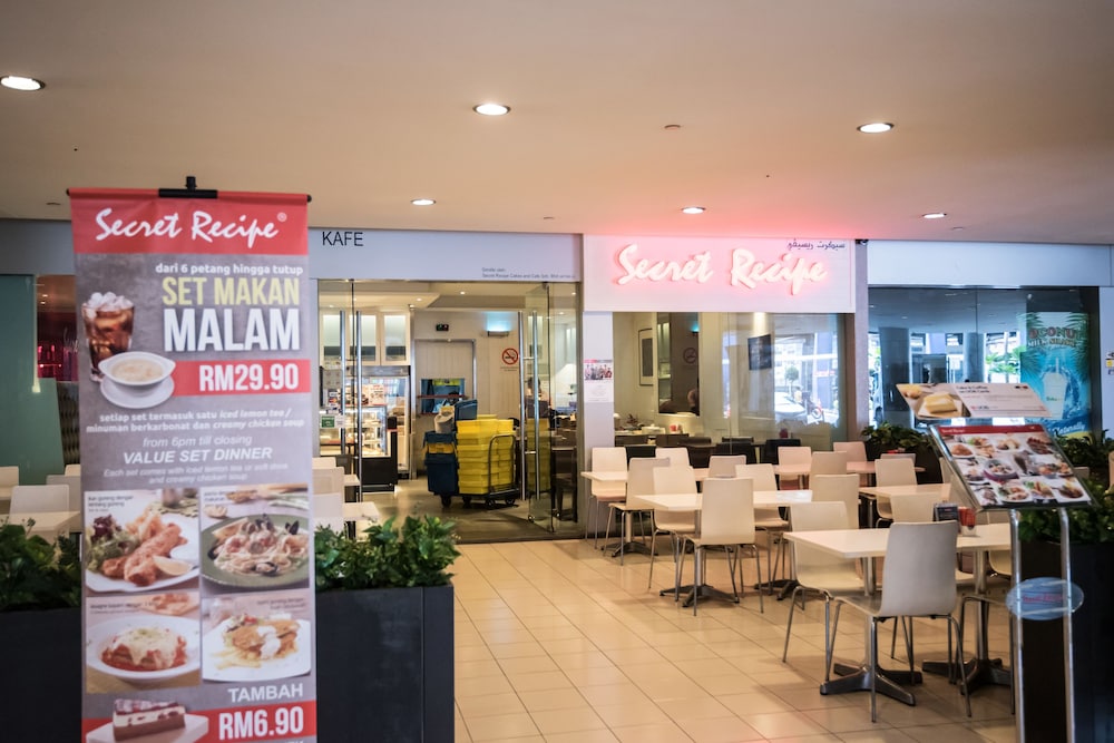 KL Sentral Bangsar Suites (EST) by Luxury Suites Asia 69/74