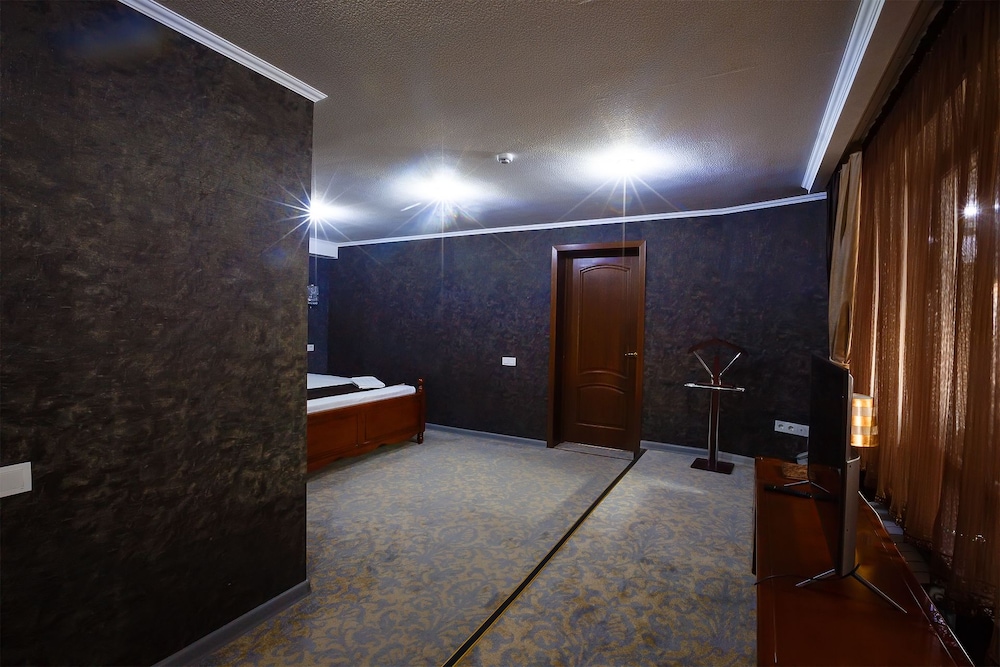 Salut Hotel Almaty 20/30
