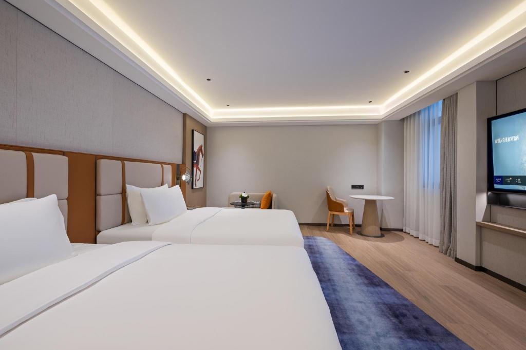 DELUXE, TWIN BEDS