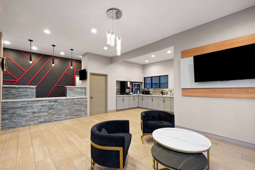 Ramada by Wyndham Bainbridge 27/33
