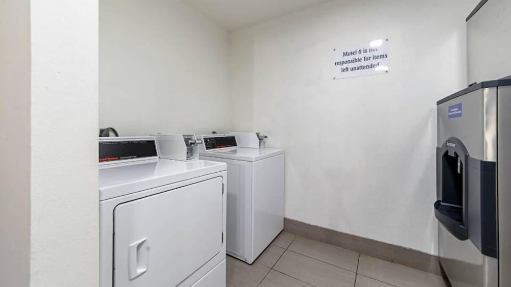 Motel6 Lebanon, IN 52/54