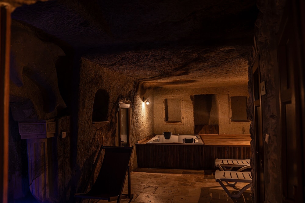 Nar Cave House & Swimming Pool 76/84