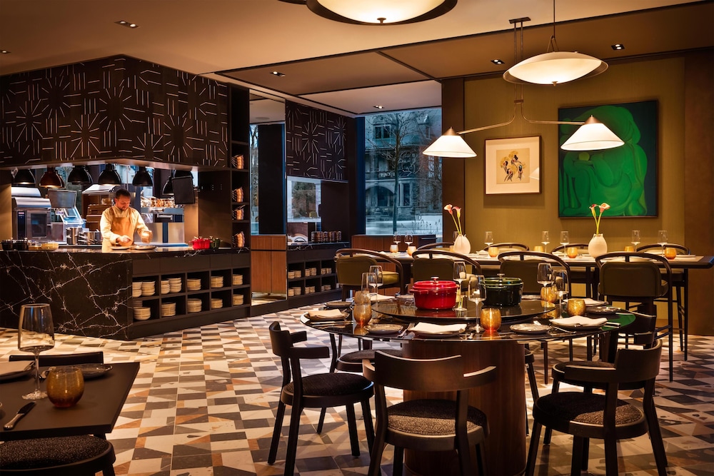 Kennedy 89 Hotel Frankfurt - The Unbound Collection by Hyatt 38/49