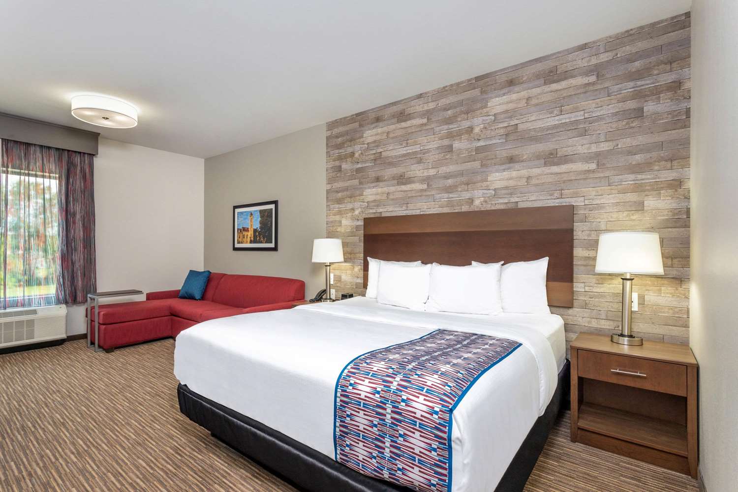 La Quinta Inn & Suites by Wyndham Bloomington 15/64