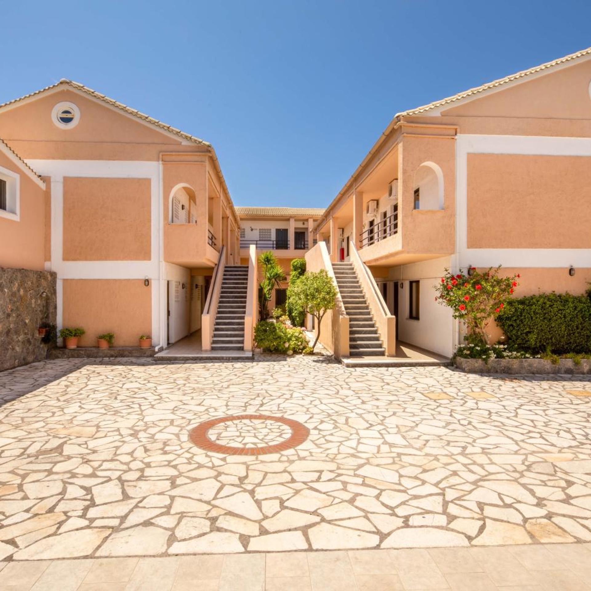 Rossis Beach Hotel 47/58